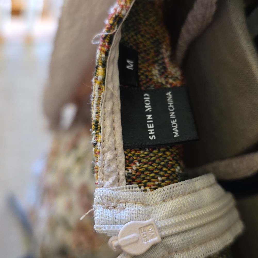 Tapestry dress with long sleeve - Picture 6 of 6
